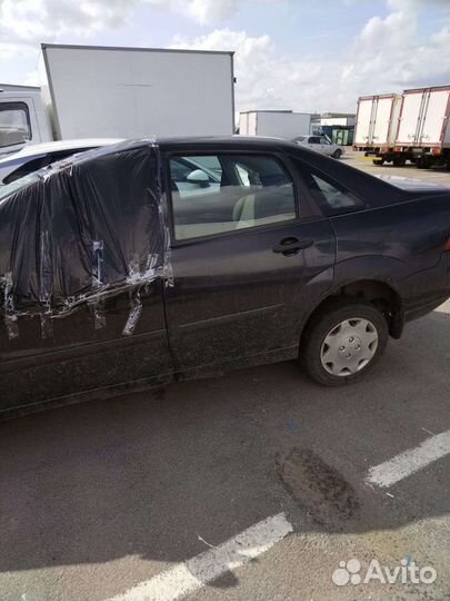 Ford Focus 1.8 МТ, 2003, битый, 176 000 км