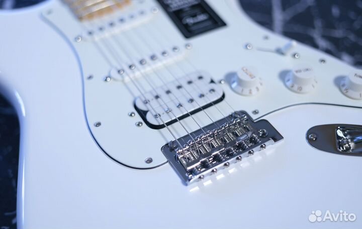 Fender Player Stratocaster HSS Polar White Maple