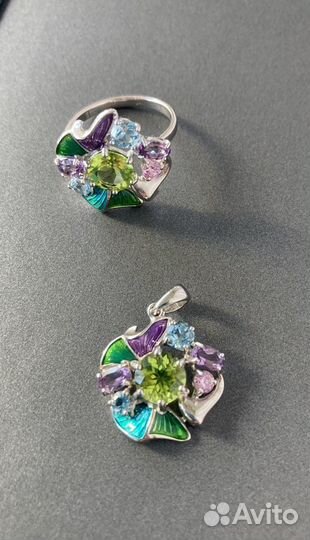 Серебряное кольцо и подвеска