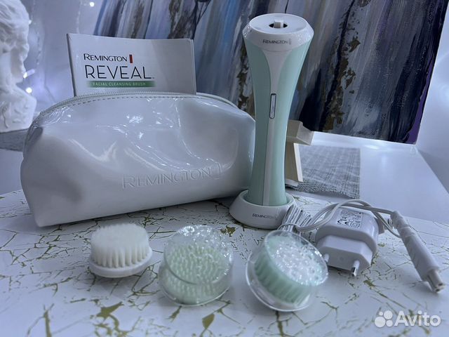 Прибор для чистки и массажа лица Remington FC1000