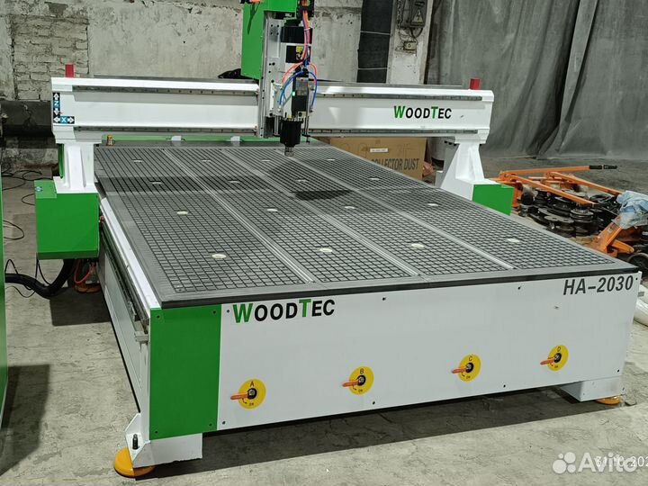 Фрезерный станок по дереву с чпу WoodTec HA2030