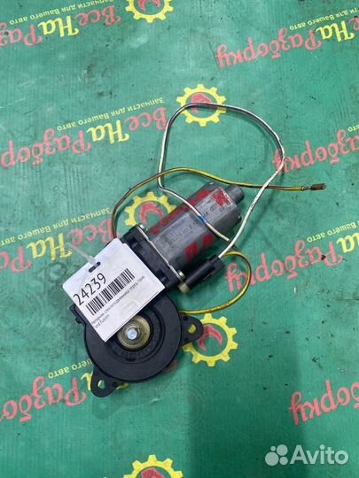 Моторчик стеклоподъемника передний правый Ford