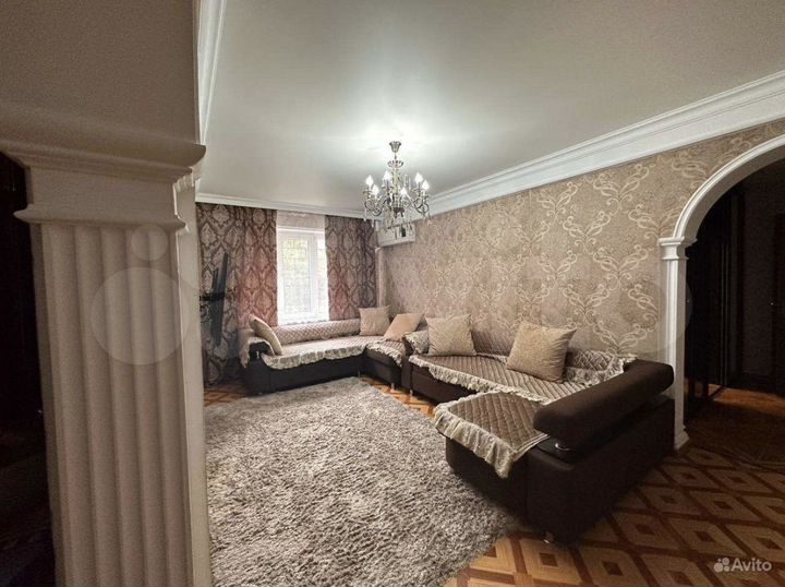 3-к. квартира, 70 м², 1/9 эт.