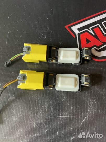 Датчик удара Volkswagen Touareg 7L0909606B