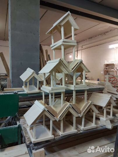 Кормушка, скворечник для птиц