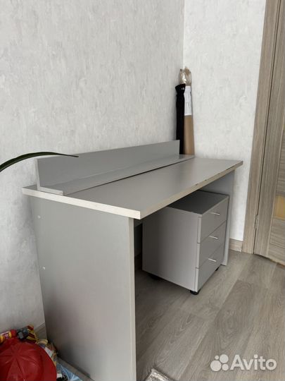 Письменный стол