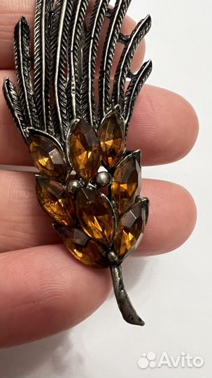 Крупная брошь с чернением и чайными кристаллами