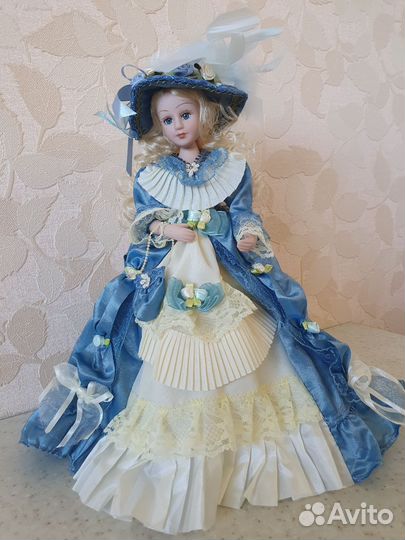 Кукла фарфоровая коллекционная