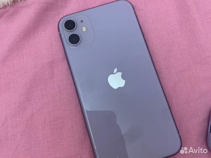 Продается iPhone 11,128