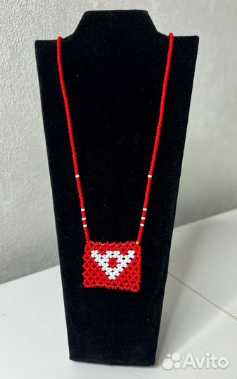 Кулон из бисера