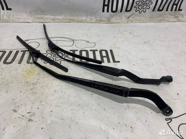 Поводок стеклоочистителя Nissan Almera Classic B10