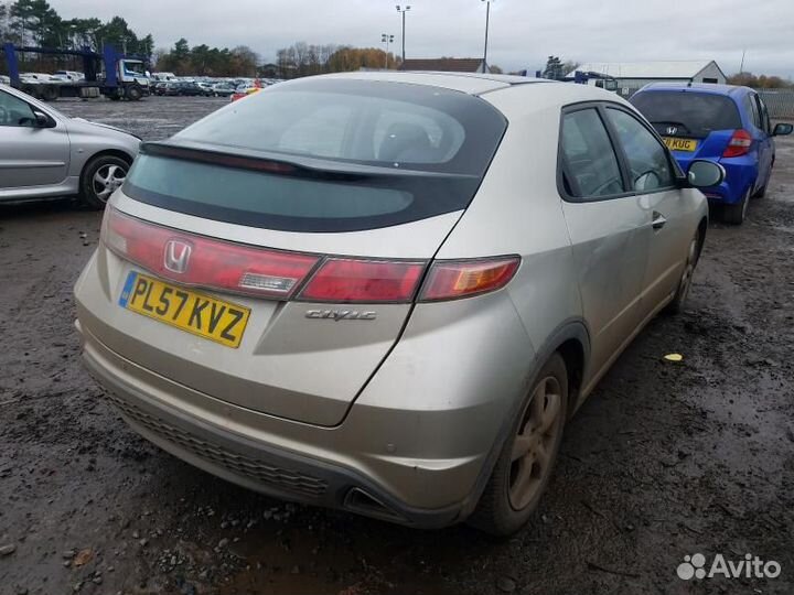 Разбирается honda Civic 5D 2009 R18A2