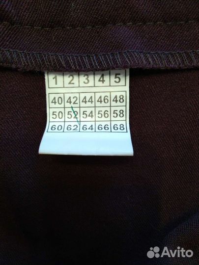 Брюки бордовые и брюки черные