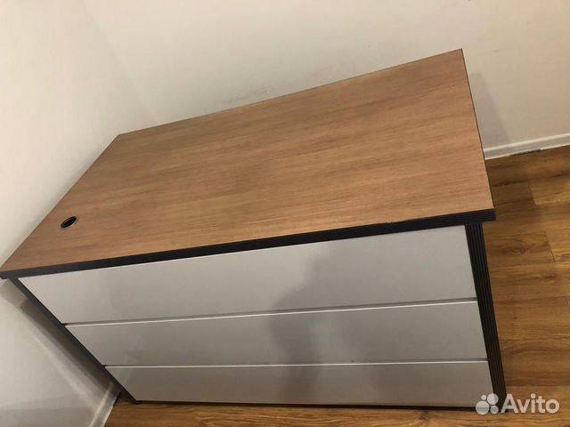 Письменный стол