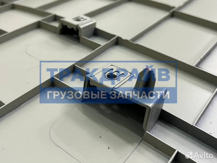 Обтекатель Shacman X6000 верхний левый за кабиной