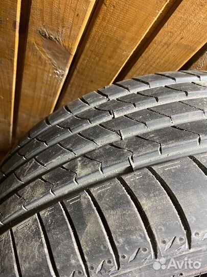 Kumho Ecsta HS51 225/45 R17