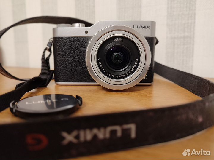 Компактный фотоаппарат Panasonic Lumix DC-GX800