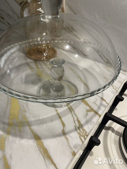 Тортница на ножке с крышкой