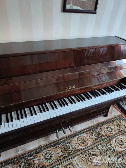 Пианино Petrof 100 sonatina, Чехия