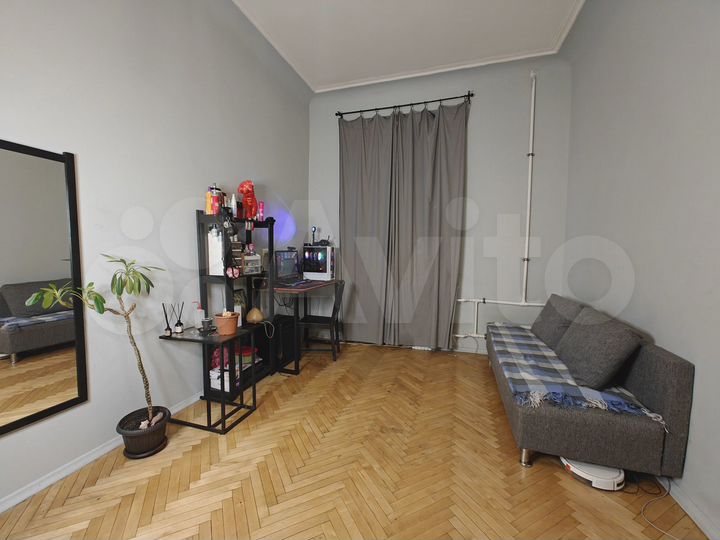 Комната 22 м² в 9-к., 2/7 эт.