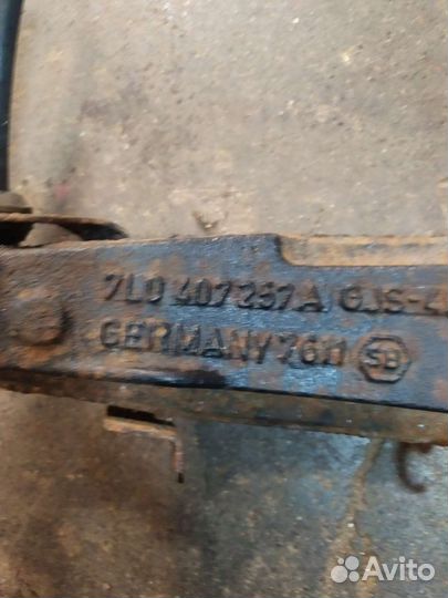 Кулак передний L-R VW Touareg,Porsche Cayenne,Audi