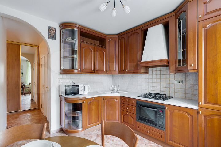 2-к. квартира, 54 м², 4/10 эт.