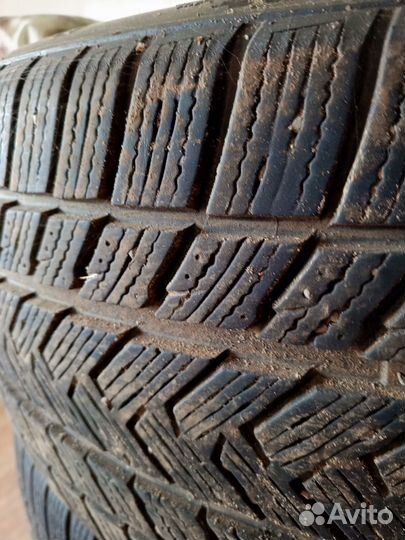 Capitol Sport 255/40 R21