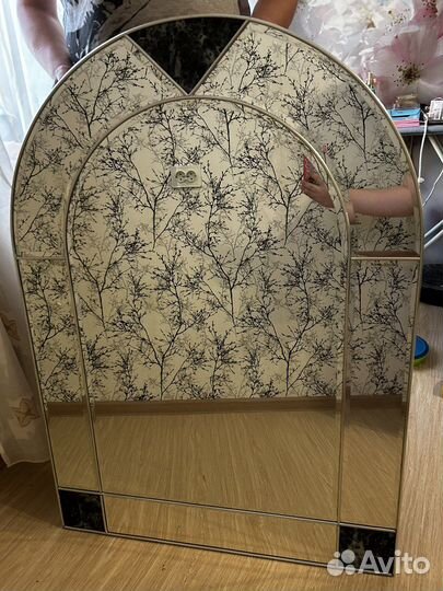 Зеркало подвесное