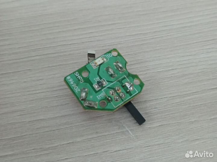 Светодиод жёлтый с батарейкой рабочей и 3 болтика