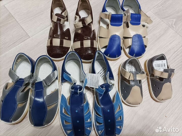 Сандалии новые