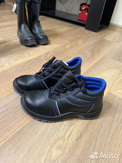 Сапоги зимние, осенние 42 размер новые все