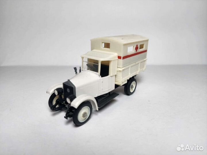 Амо Ф-15 скорая помощь 1:43