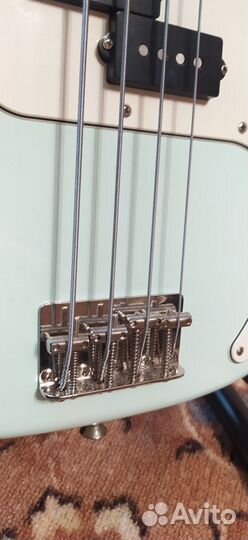Бас гитара Squier Classic Vibe '60s