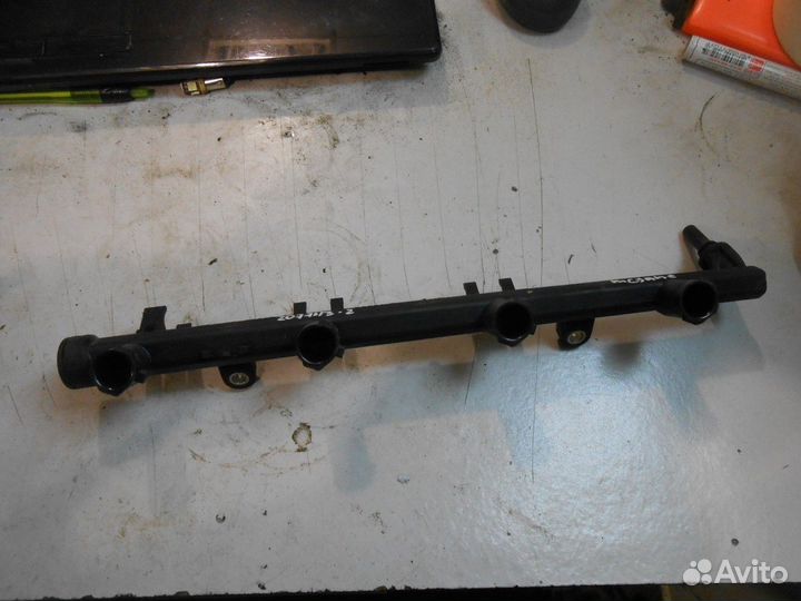 Рейка топливная (рампа) (Renault Megane)