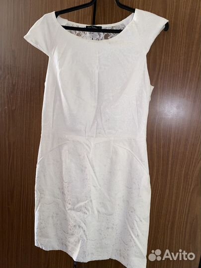 Платье белое