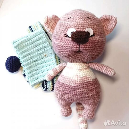 Вязаный котенок