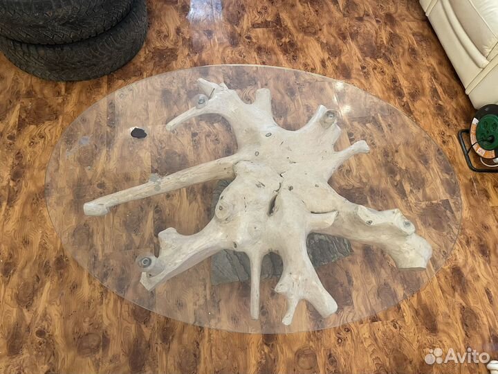 Журнальный столик со стеклом