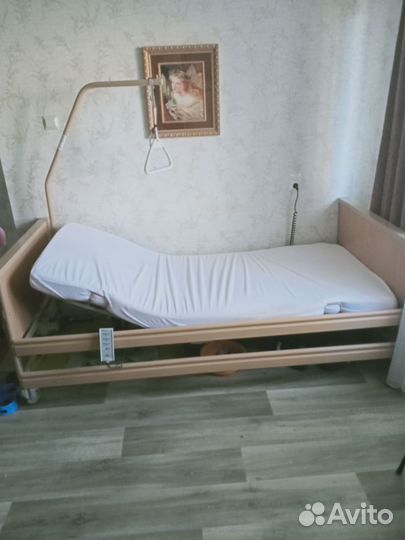 Кровать для лежачих больных с электроприводом