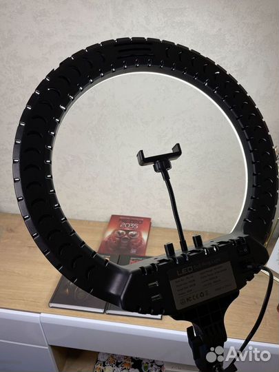 Кольцевая лампа RL18 профессиональная