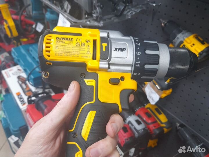 Бесщеточная ударная дрель-шуруповерт dewalt DCD996