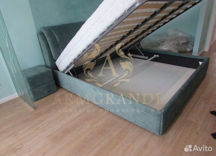 Кровать с мягким изголовьем под заказ