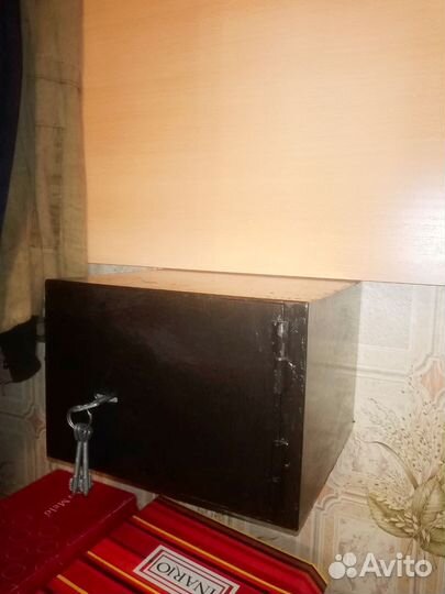 Сейф металлический