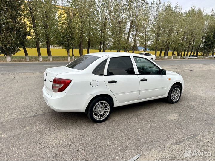 LADA Granta 1.6 МТ, 2015, 9 400 км