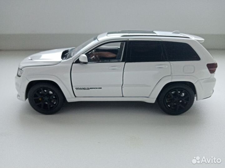 Jeep grand cherokee, 1:32