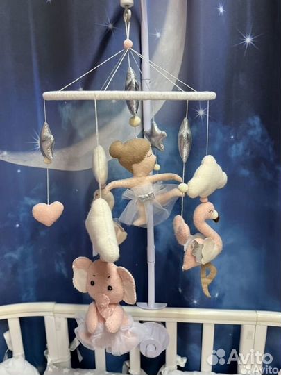 Мобиль на кроватку из фетра