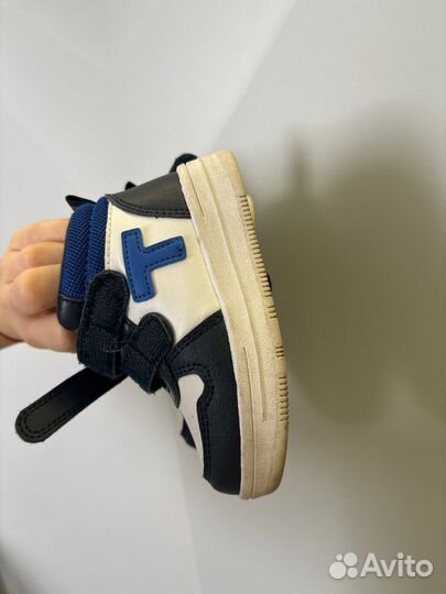 Кроссовки детские