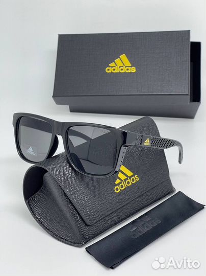 Солнцезащитные очки adidas