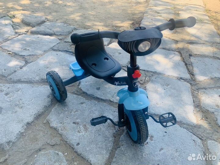 Трехколесный велосипед