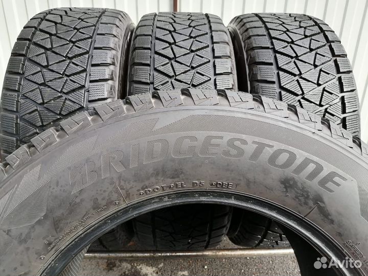 Bridgestone Blizzak DM-V2 275/60 R18