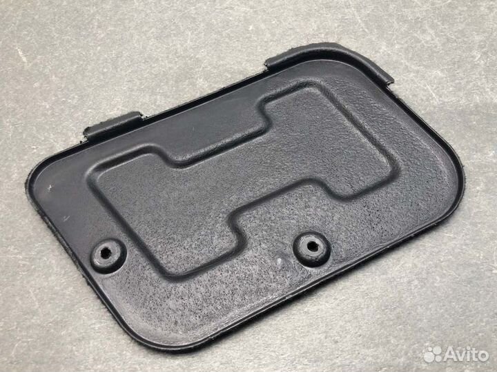 Заглушка багажника левая Hyundai Sonata EF G4JP